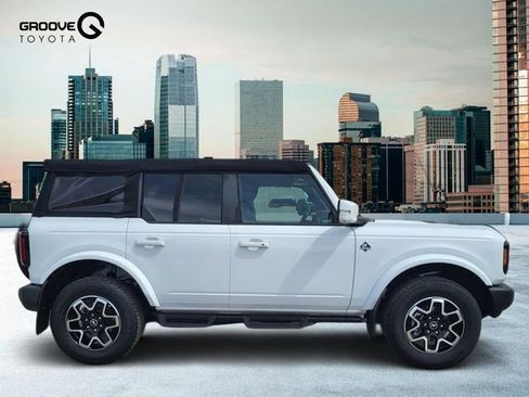 Used 2022 Ford Bronco Outer Banks image 6