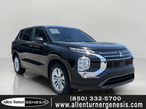 Used 2025 Mitsubishi Outlander ES FWD image 1