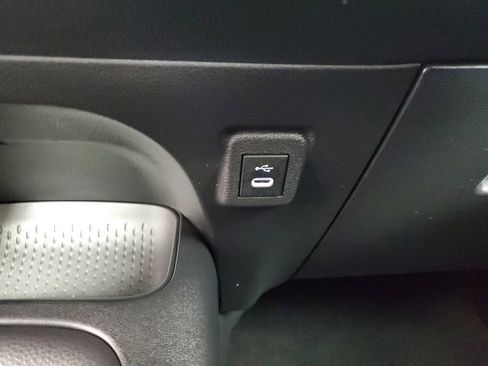 Used 2025 Toyota Corolla LE image 19