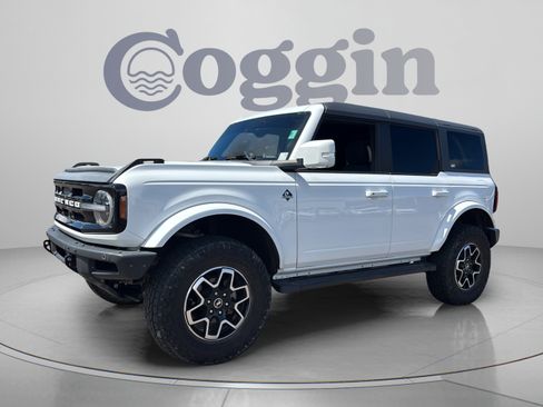 Used 2022 Ford Bronco Outer Banks AWD/4WD image 1