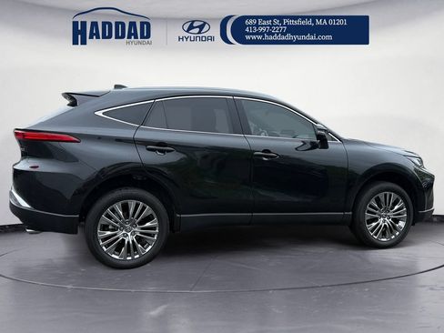 Used 2023 Toyota Venza XLE AWD/4WD image 6