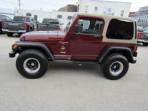 Used 2001 Jeep Wrangler Sahara AWD/4WD image 6