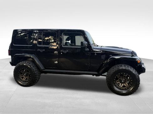 Used 2015 Jeep Wrangler Unlimited Sahara w/ Max Tow Package AWD/4WD image 4