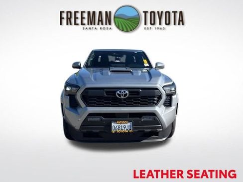 Used 2025 Toyota Tacoma TRD Sport w/ TRD Sport Premium Package image 3