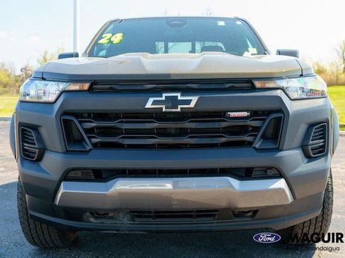 Used 2024 Chevrolet Colorado Trail Boss w/ Advanced Trailering Package AWD/4WD image 3