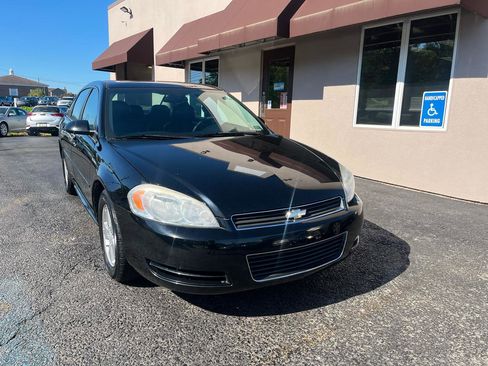 Used 2009 Chevrolet Impala LT FWD image 2