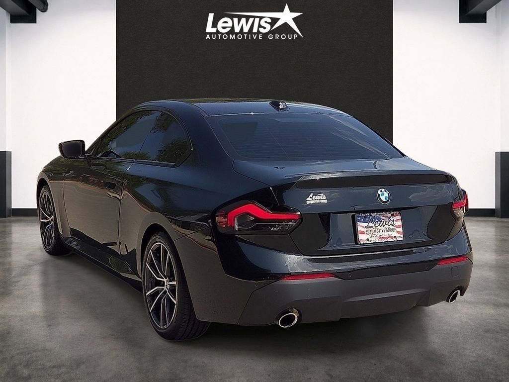 Used 2025 BMW 230i Coupe RWD image 3