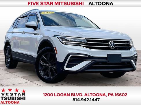Used 2022 Volkswagen Tiguan SE image 1