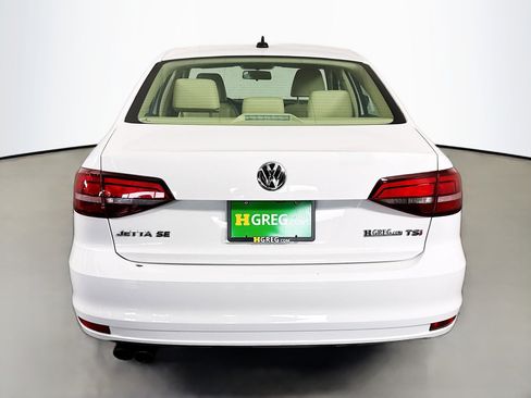 Used 2017 Volkswagen Jetta SE image 8