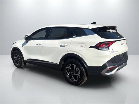 Certified 2025 Kia Sportage LX image 5