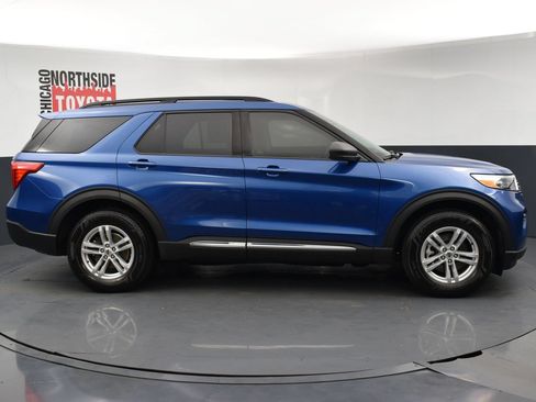 Used 2022 Ford Explorer XLT w/ Equipment Group 202A AWD/4WD image 5