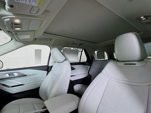 New 2026 Ford Explorer Platinum image 27