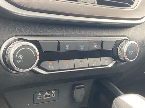 Used 2024 Nissan Altima 2.5 SV FWD image 24