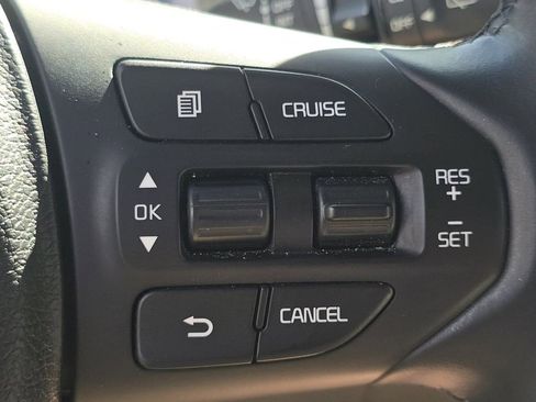 Used 2020 Kia Sedona EX FWD image 28