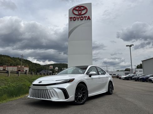 New 2025 Toyota Camry XSE FWD image 2