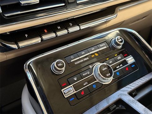 Used 2024 Lincoln Navigator Reserve image 27