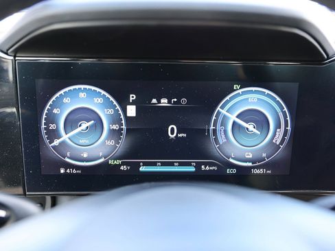 Used 2025 Hyundai Elantra SEL image 39