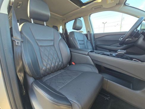 Used 2023 Nissan Rogue Platinum w/ Platinum Premium Package image 12