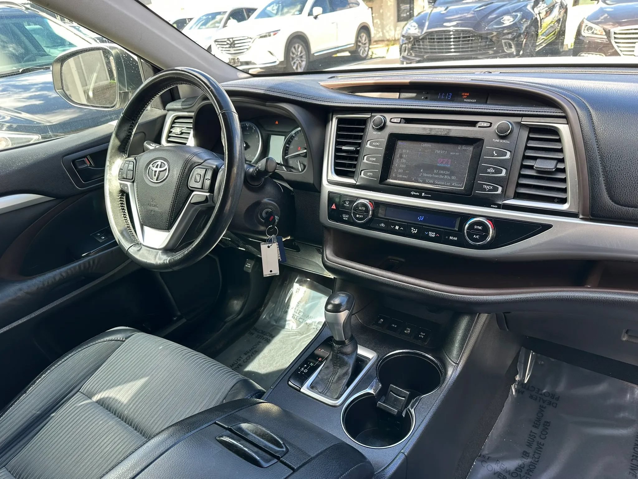 Used 2015 Toyota Highlander Plus AWD/4WD image 17