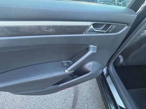 Used 2017 Volkswagen Passat 1.8T SE image 17