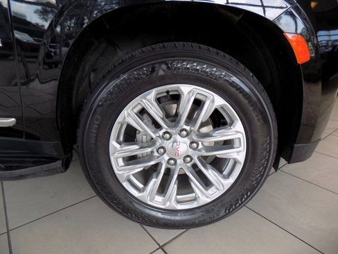 Used 2024 GMC Yukon XL SLT image 12