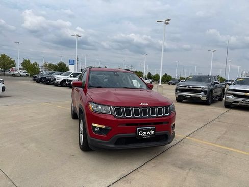 Used 2018 Jeep Compass Latitude w/ Popular Equipment Group AWD/4WD image 5