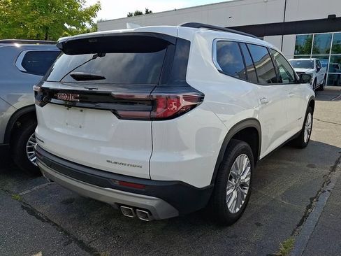 Used 2026 GMC Acadia Elevation w/ Elevation Premium Package FWD image 3