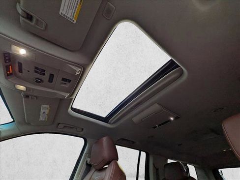 Used 2017 Cadillac Escalade ESV Luxury image 14