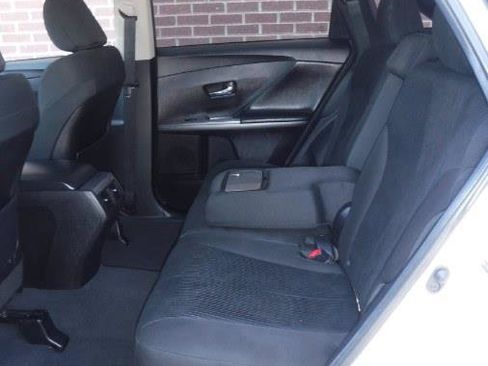 Used 2014 Toyota Venza LE FWD image 17