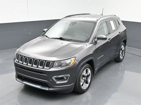 Used 2021 Jeep Compass Limited FWD image 17