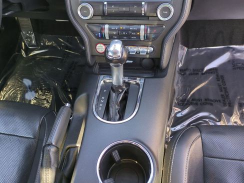 Used 2017 Ford Mustang Premium image 18