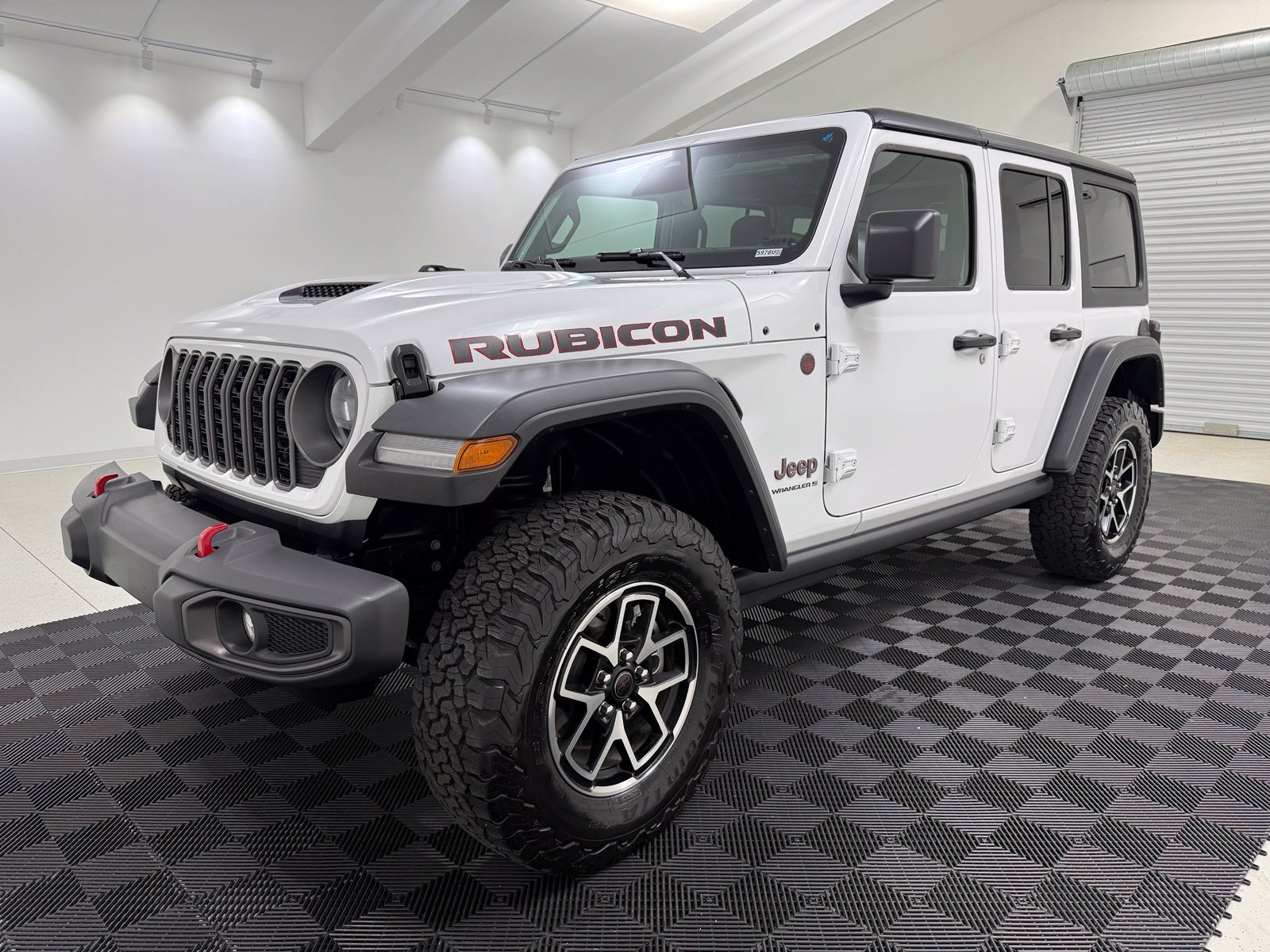 Used 2026 Jeep Wrangler Unlimited Rubicon AWD/4WD image 2