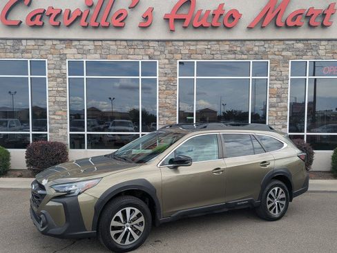 Used 2024 Subaru Outback Premium AWD/4WD image 1