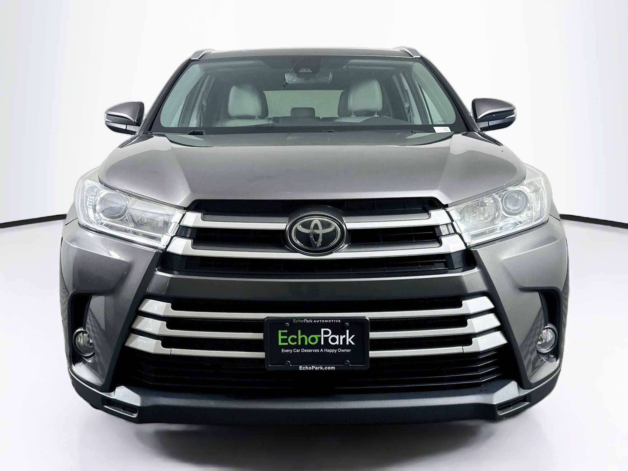 Used 2017 Toyota Highlander XLE w/ Carpet Mat Package AWD/4WD image 2
