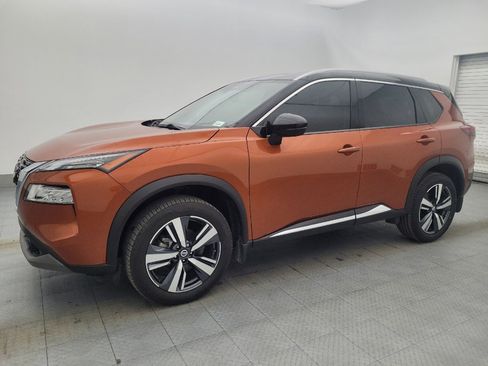 Used 2021 Nissan Rogue SL w/ Premium Package image 2