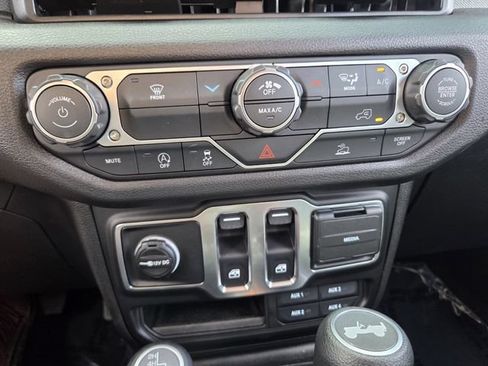 Used 2026 Jeep Wrangler Sport AWD/4WD image 26