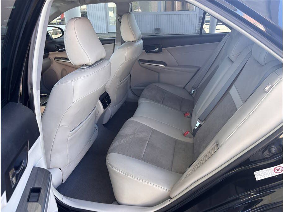 Used 2014 Toyota Camry XLE w/ Leather Package FWD image 14