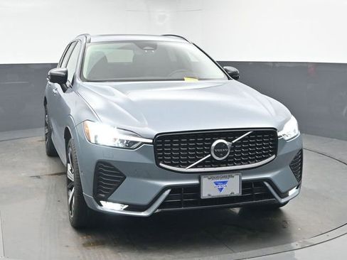 Used 2023 Volvo XC60 B5 Ultimate w/ Climate Package image 2