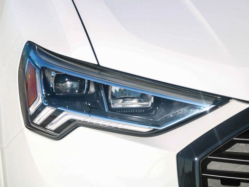 New 2025 Audi Q3 2.0T Premium image 4