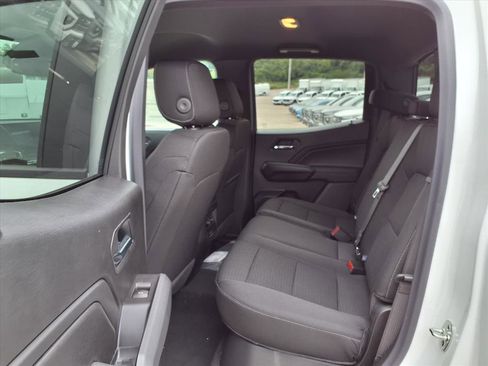 New 2026 GMC Canyon Elevation w/ Convenience Package image 15