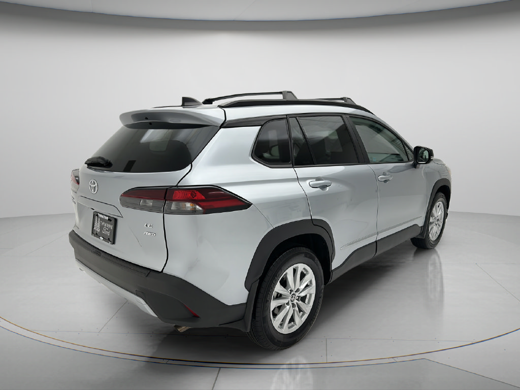 Used 2026 Toyota Corolla Cross LE AWD/4WD image 5