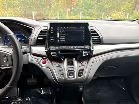 Used 2024 Honda Odyssey Sport image 17