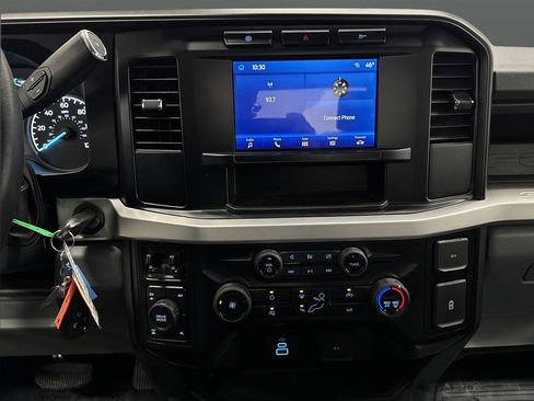 Used 2024 Ford F250 XL AWD/4WD image 7