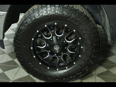 Used 2019 RAM 1500 Classic SLT AWD/4WD image 11