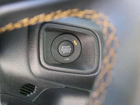 Used 2024 Jeep Wrangler Unlimited image 16