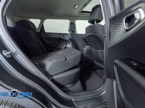 Used 2021 Kia Soul EX FWD image 34