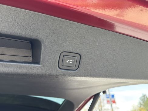 Used 2026 Chevrolet Traverse LT w/ Driver Confidence Package image 20