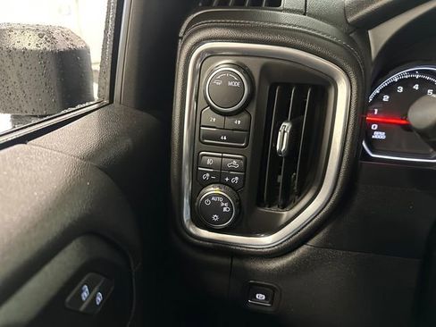 Used 2022 Chevrolet Silverado 2500 LT image 23