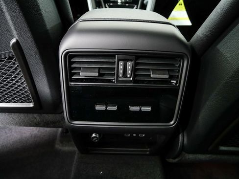 New 2026 Porsche Cayenne image 20