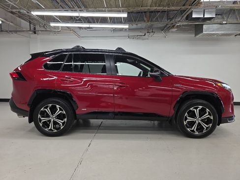 Used 2022 Toyota RAV4 XSE w/ Weather Package AWD/4WD image 9
